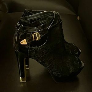 BNWOT Ladies heels